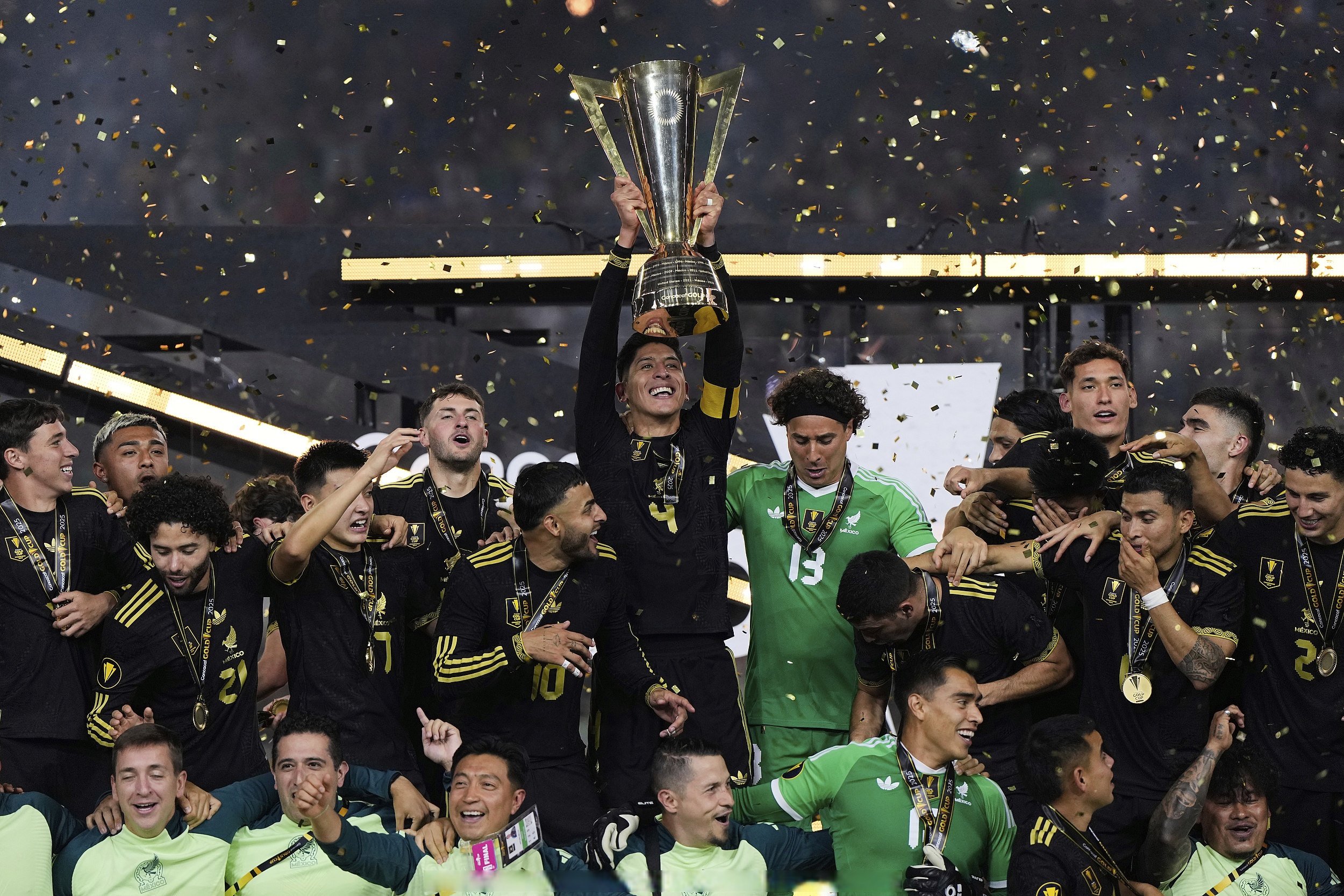 关于国际比赛日突围战来临，西汉姆围绕亚冠复出首秀，震撼外界，临场指挥获称赞的信息-AYX SPORTS