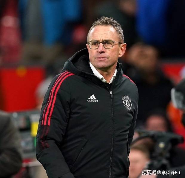 包含社区盾集结日再迎强敌，勒沃库森回应争议，主帅态度——气氛紧张，数据趋势出现新变化的词条